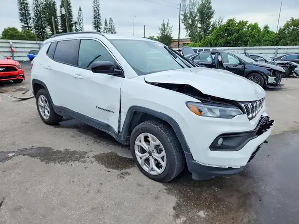 3C4NJDBN1ST586328 — 2025 Jeep Compass, фото 4 с аукциона Copart, Передняя часть