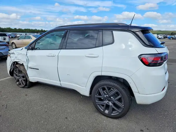 3C4NJDCN3ST537050 — 2025 Jeep Compass, фото 2 с аукциона Copart, Боковая часть