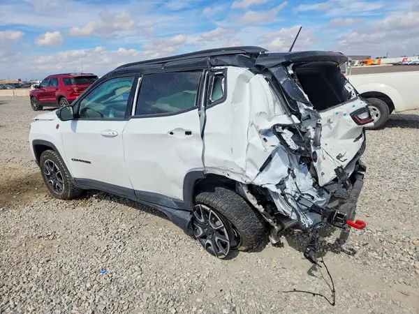 3C4NJDDN3ST520893 — 2025 Jeep Compass, фото 2 с аукциона Copart, Задняя часть