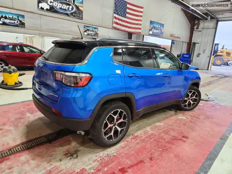 3C4NJDCN3ST605329 — 2025 Jeep Compass, фото 3 с аукциона Copart 19.10.2026, Передняя часть