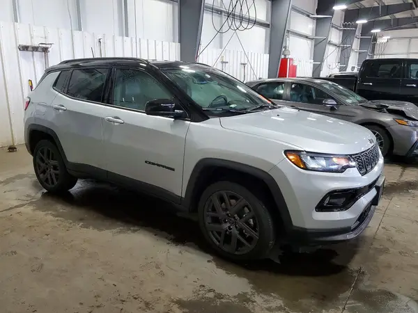 3C4NJDCN0TT170335 — 2026 Jeep Compass, фото 4 с аукциона Copart, Боковая часть