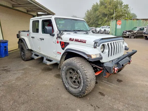 1C6HJTFG6ML518485 — 2021 Jeep Gladiator, фото 4 с аукциона Copart, Передняя часть