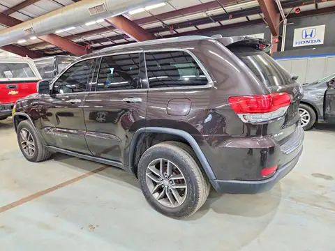 2017 Jeep Grand Cherokee VIN 1C4RJFBGXHC679822 фото 2