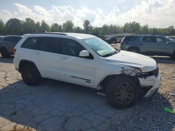 1C4RJEAG8HC664330 — 2017 Jeep Grand Cherokee, фото 4 с аукциона Copart 01.10.2026, Повреждения со всех сторон