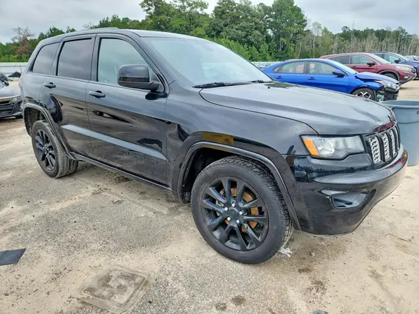 1C4RJEAG0HC702858 — 2017 Jeep Grand Cherokee, фото 4 с аукциона Copart, Передняя часть