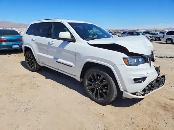 1C4RJFAG4HC759912 — 2017 Jeep Grand Cherokee, фото 4 с аукциона Copart, Передняя часть