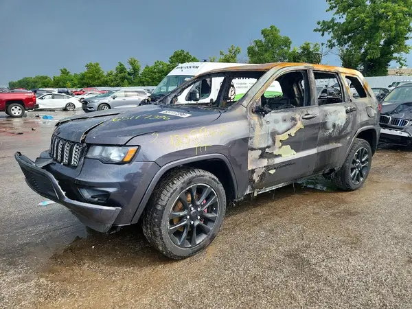 1C4RJFAG5JC499767 — 2018 Jeep Grand Cherokee, Пожар (Burn), фото до ремонта