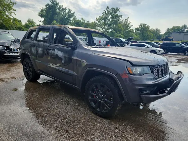 1C4RJFAG5JC499767 — 2018 Jeep Grand Cherokee, фото 4 с аукциона Copart 13.10.2026, Пожар