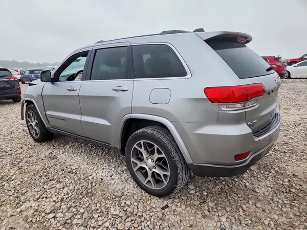 1C4RJFBG8JC214395 — 2018 Jeep Grand Cherokee, фото 2 с аукциона Copart, Передняя часть