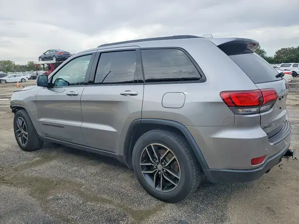 1C4RJFLG8JC335054 — 2018 Jeep Grand Cherokee, фото 2 с аукциона Copart, Передняя часть