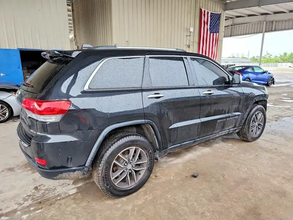 1C4RJFBG5JC454990 — 2018 Jeep Grand Cherokee, фото 3 с аукциона Copart, Передняя часть