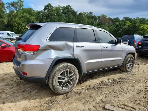 1C4RJEBG8JC311509 — 2018 Jeep Grand Cherokee, фото 3 с аукциона Copart, Передняя часть