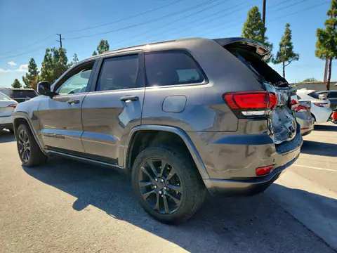 2018 Jeep Grand Cherokee VIN 1C4RJFAG5JC123098 фото 2