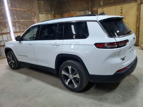 2023 Jeep Grand Cherokee VIN 1C4RJKBG4P8740107 фото 2