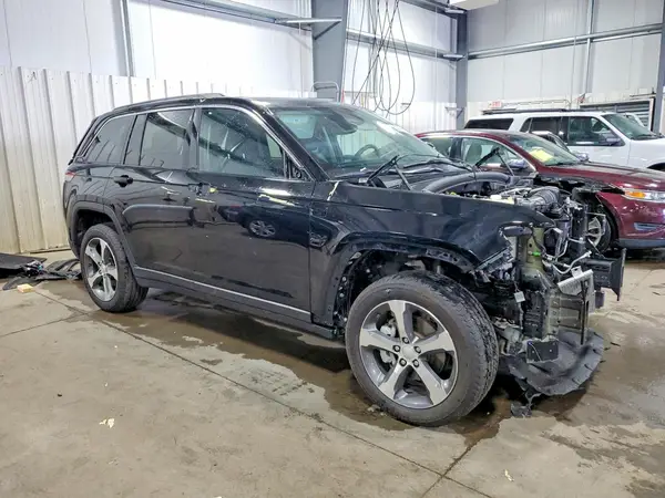 1C4RJHBG7PC530472 — 2023 Jeep Grand Cherokee, фото 4 с аукциона Copart, Передняя часть