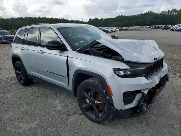 1C4RJGBG3P8733727 — 2023 Jeep Grand Cherokee, фото 4 с аукциона Copart, Передняя часть