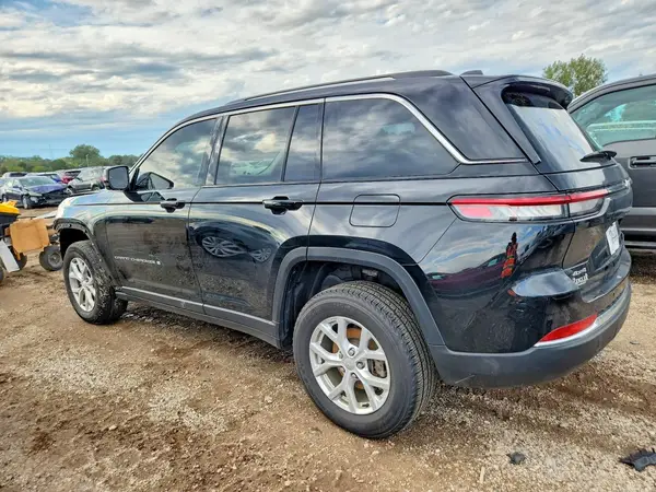 1C4RJHBG5P8910686 — 2023 Jeep Grand Cherokee, фото 2 с аукциона Copart, Передняя часть