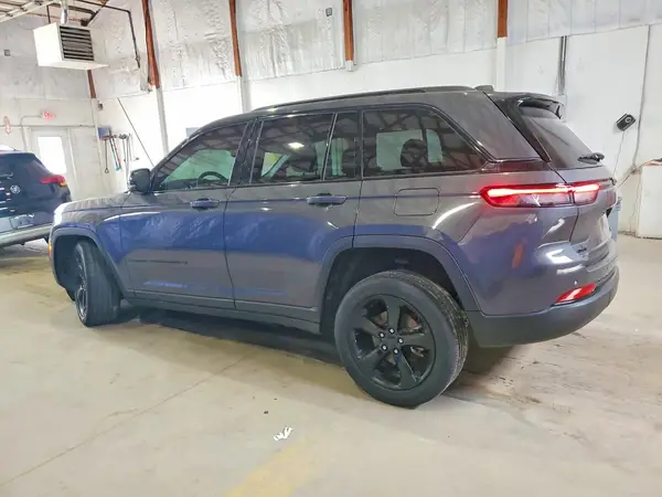 1C4RJHAG6PC622755 — 2023 Jeep Grand Cherokee, фото 2 с аукциона Copart, Передняя часть