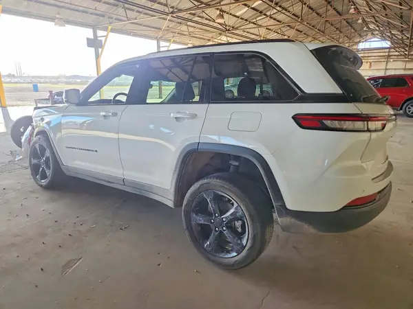 1C4RJGBG5PC534661 — 2023 Jeep Grand Cherokee, фото 2 с аукциона Copart, Передняя часть