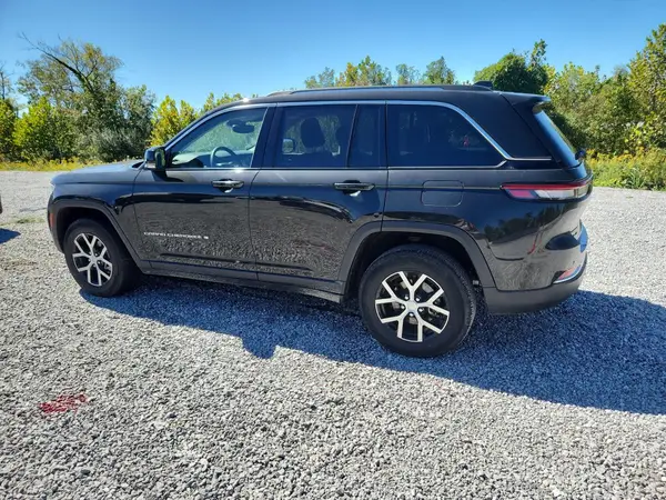 1C4RJHBG4PC613213 — 2023 Jeep Grand Cherokee, фото 2 с аукциона Copart, Мелкие вмятины и царапины