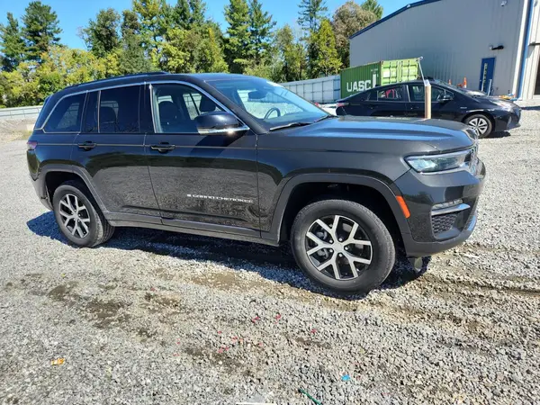 1C4RJHBG4PC613213 — 2023 Jeep Grand Cherokee, фото 4 с аукциона Copart, Мелкие вмятины и царапины