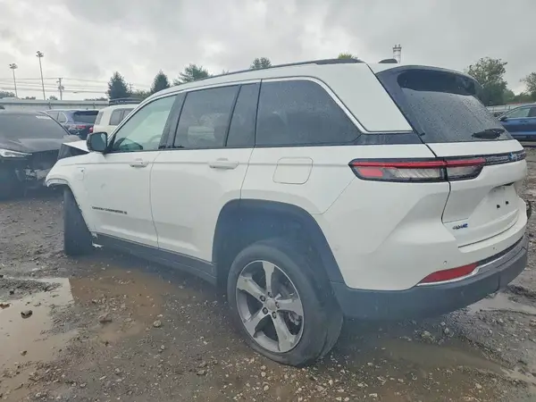 1C4RJYB69P8784582 — 2023 Jeep Grand Cherokee, фото 2 с аукциона Copart, Передняя часть