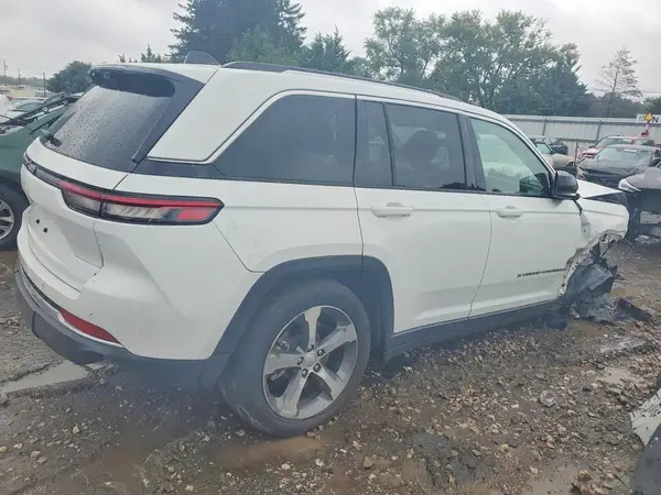 1C4RJYB69P8784582 — 2023 Jeep Grand Cherokee, фото 3 с аукциона Copart, Передняя часть