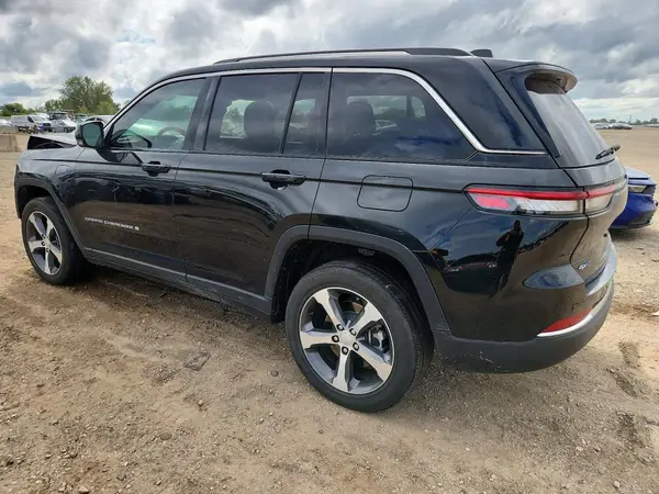 1C4RJYB65P8784840 — 2023 Jeep Grand Cherokee, фото 2 с аукциона Copart, Передняя часть