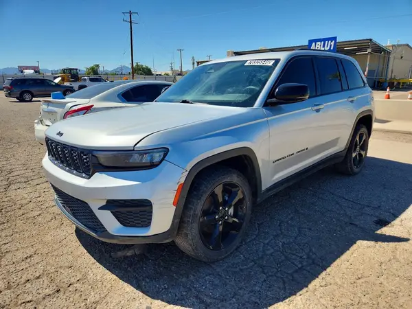 1C4RJHAG4P8866598 — 2023 Jeep Grand Cherokee, Мелкие вмятины и царапины (Minor Dent/Scratches), фото до ремонта