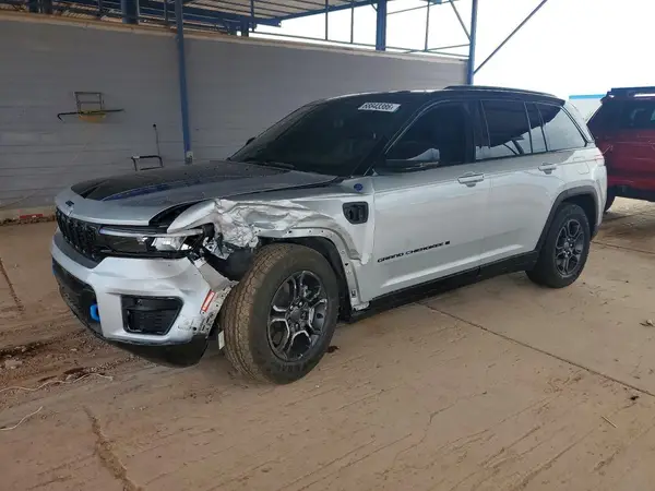 1C4RJYC60R8943104 — 2024 Jeep Grand Cherokee, Передняя часть (Front End), фото до ремонта