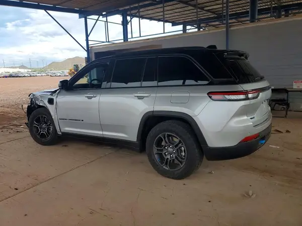 1C4RJYC60R8943104 — 2024 Jeep Grand Cherokee, фото 2 с аукциона Copart, Передняя часть