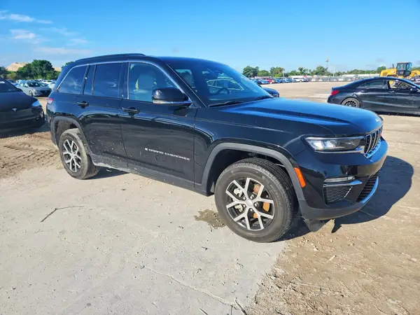 1C4RJHBG4RC229306 — 2024 Jeep Grand Cherokee, фото 4 с аукциона Copart, Подтопление