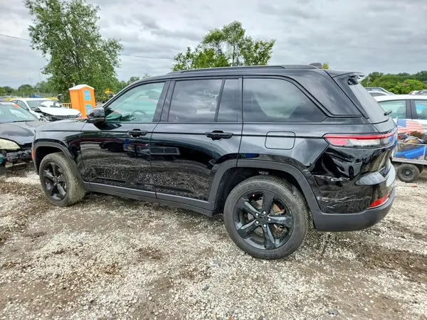 1C4RJHAG4RC167827 — 2024 Jeep Grand Cherokee, фото 2 с аукциона Copart, Повреждения снизу
