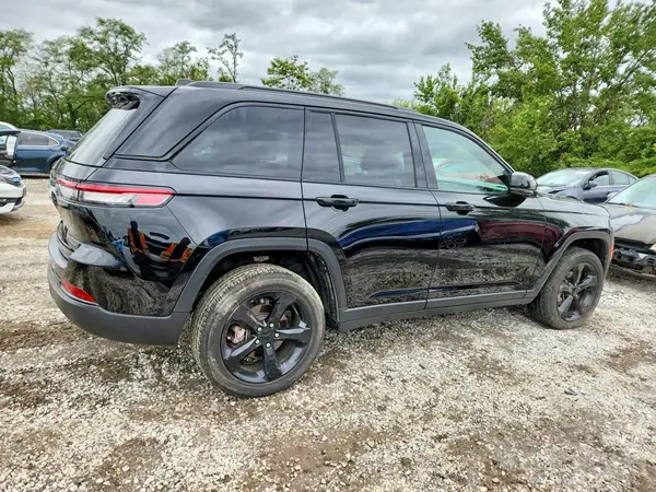 1C4RJHAG4RC167827 — 2024 Jeep Grand Cherokee, фото 3 с аукциона Copart, Повреждения снизу