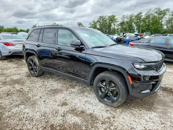 1C4RJHAG4RC167827 — 2024 Jeep Grand Cherokee, фото 4 с аукциона Copart, Повреждения снизу