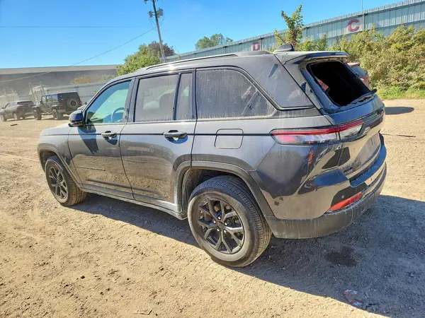 1C4RJHAG3RC209677 — 2024 Jeep Grand Cherokee, фото 2 с аукциона Copart, Задняя часть