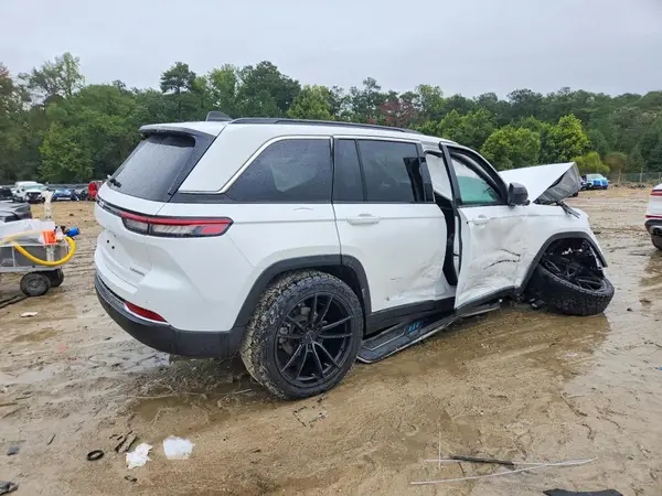 1C4RJHAG6RC250384 — 2024 Jeep Grand Cherokee, фото 3 с аукциона Copart 13.10.2026, Передняя часть