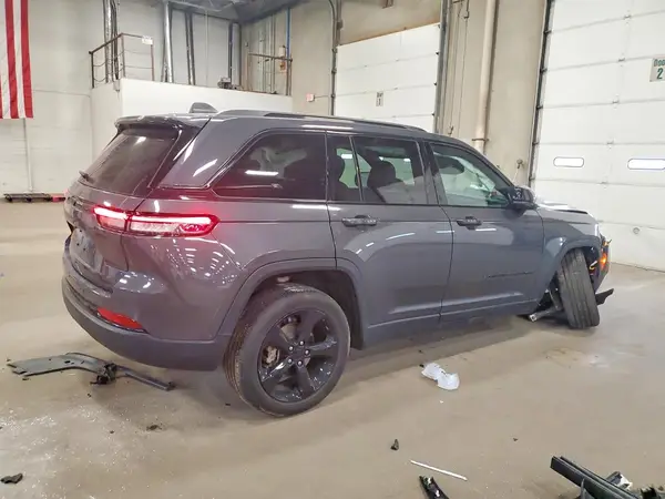 1C4RJHAG1RC160334 — 2024 Jeep Grand Cherokee, фото 3 с аукциона Copart, Передняя часть