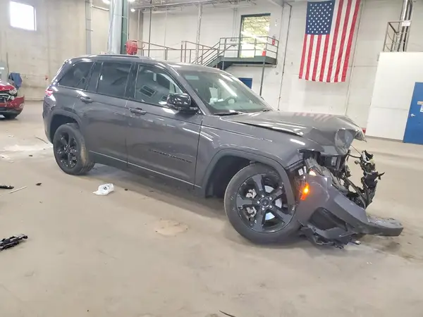 1C4RJHAG1RC160334 — 2024 Jeep Grand Cherokee, фото 4 с аукциона Copart, Передняя часть