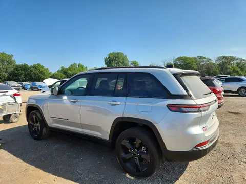 2025 Jeep Grand Cherokee VIN 1C4RJHAG4S8804319 фото 2