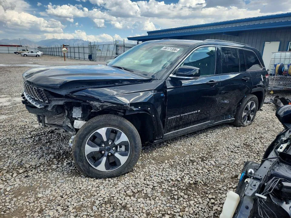 2025 Jeep Grand Cherokee VIN 1C4RJYB6XS8692423 фото 1