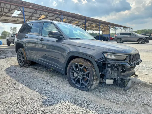 1C4RJHBG3S8789357 — 2025 Jeep Grand Cherokee, фото 4 с аукциона Copart, Передняя часть