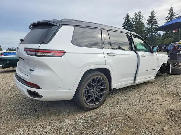 1C4RJKEGXS8748247 — 2025 Jeep Grand Cherokee, фото 3 с аукциона Copart, Передняя часть