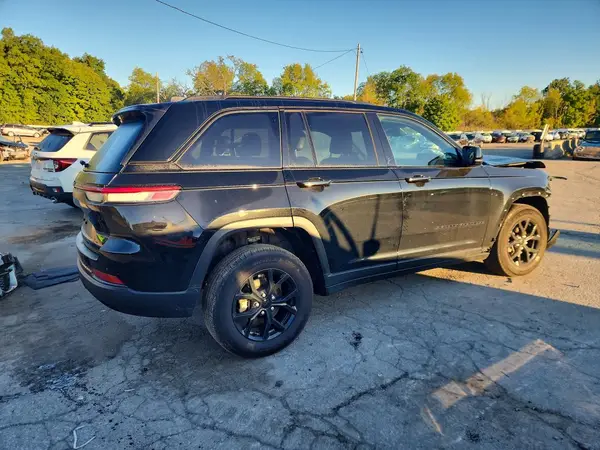 1C4RJHAG8SC286681 — 2025 Jeep Grand Cherokee, фото 3 с аукциона Copart, Передняя часть