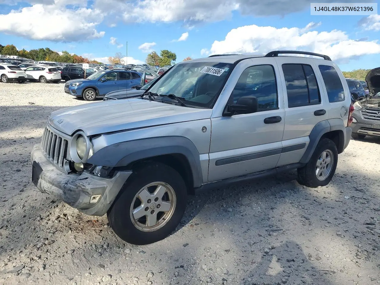 2007 Jeep Liberty Sport VIN 1J4GL48K37W621396 фото 1