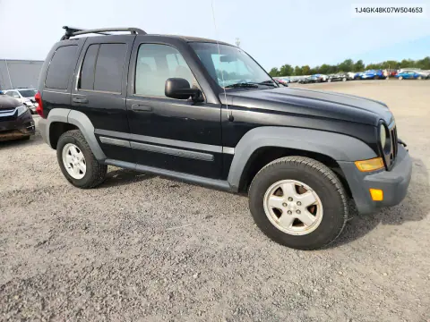 2007 Jeep Liberty Sport VIN 1J4GK48K07W504653 фото 4