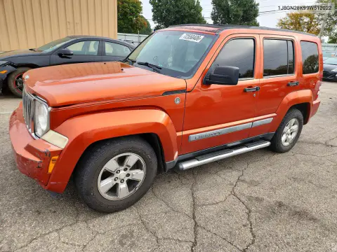 1J8GN28K99W512022 — 2009 Jeep Liberty (North America), Передняя часть, фото до ремонта