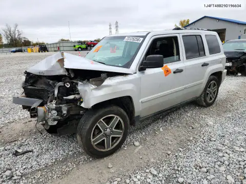 1J4FT48B29D196604 — 2009 Jeep Liberty (Patriot), Передняя часть, фото до ремонта