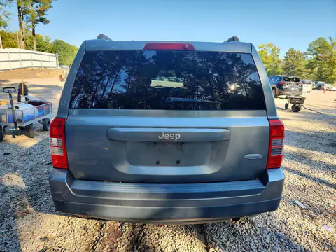 1J4NT1GAXBD246173 — 2011 Jeep Liberty (Patriot), Задняя часть, фото до ремонта