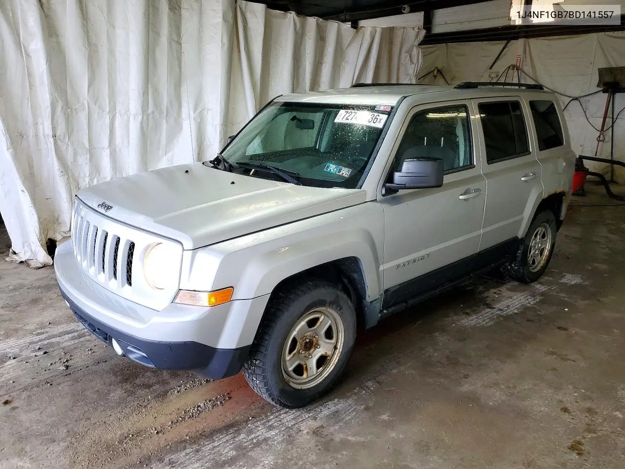 1J4NF1GB7BD141557 Jeep Liberty (Patriot) 2011 — повреждение Мелкие вмятины и царапины, фото до ремонта